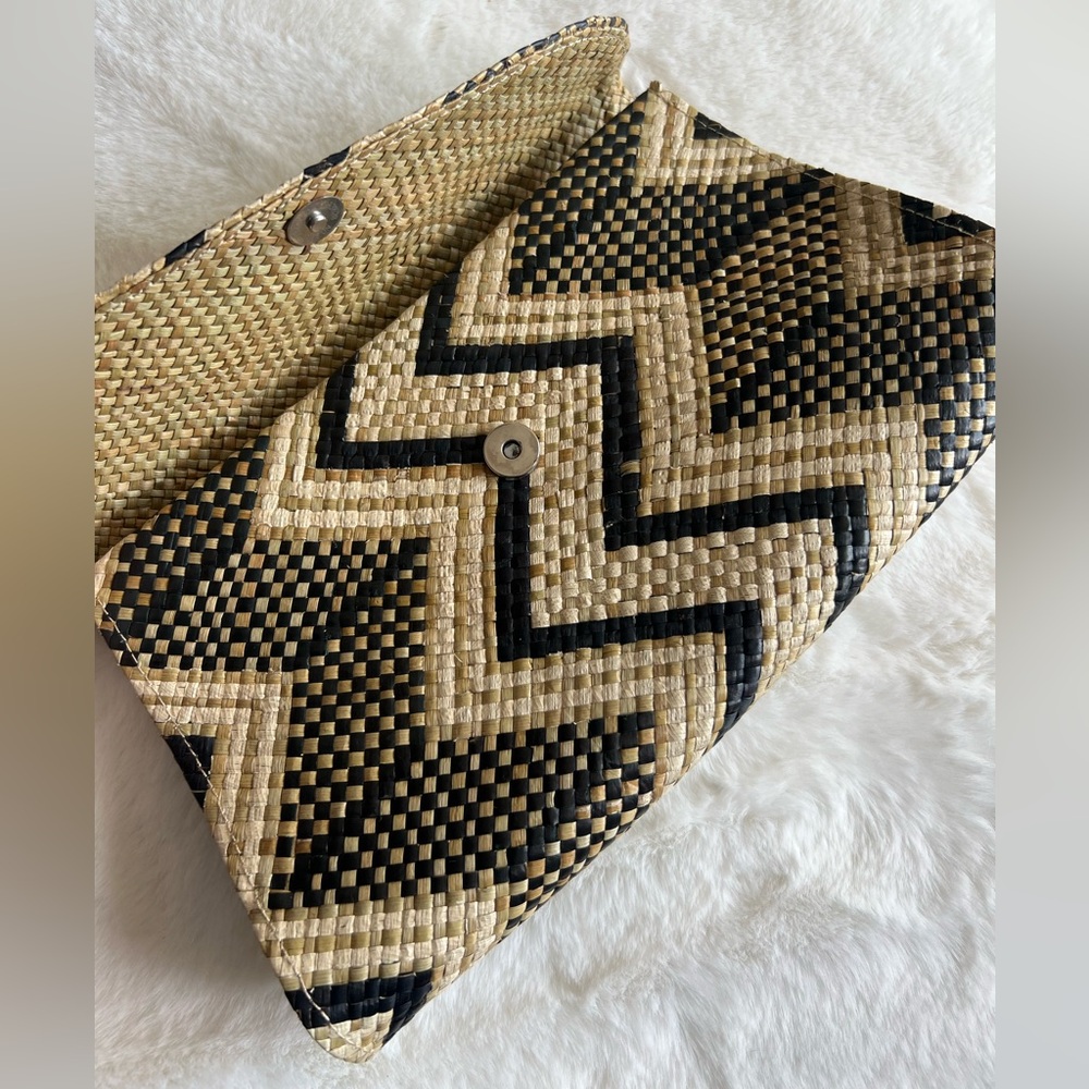 Zodak Mia Woven Straw Clutch Handbag Black Tan Zigzag Boho Envelope Clutch - Picture 3 of 5